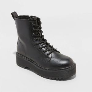 NWT A New Day Erin platform faux leather side zip combat boot size 6 black